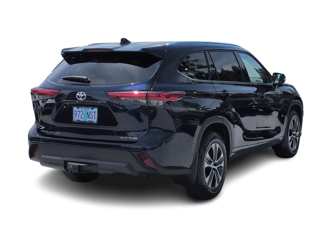 Thumbnail: 2021 Toyota Highlander - 22