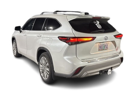 Thumbnail: 2024 Toyota Highlander - 4