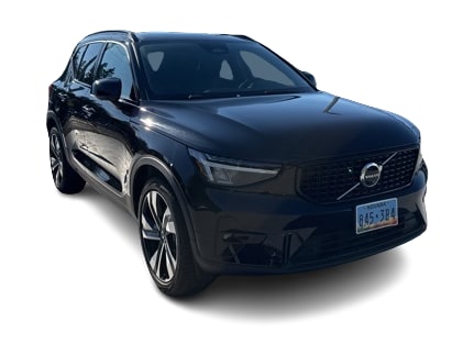 Thumbnail: 2025 Volvo XC40 - 4