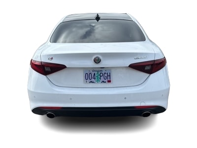 Thumbnail: 2017 Alfa Romeo Giulia - 5