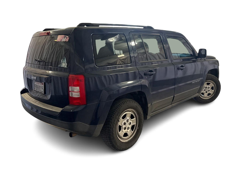 Thumbnail: 2015 Jeep Patriot - 14