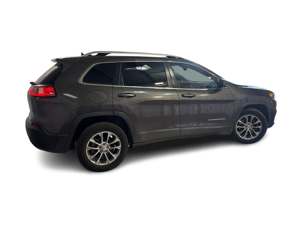Thumbnail: 2019 Jeep Cherokee - 16