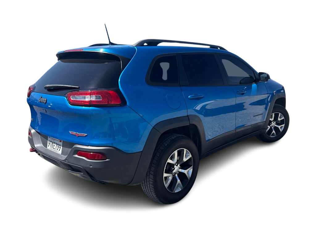 Thumbnail: 2018 Jeep Cherokee - 16