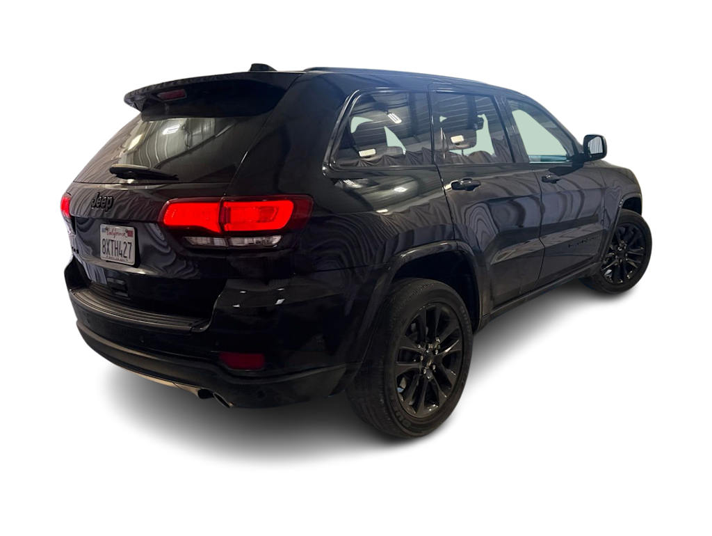 Thumbnail: 2018 Jeep Grand Cherokee - 16