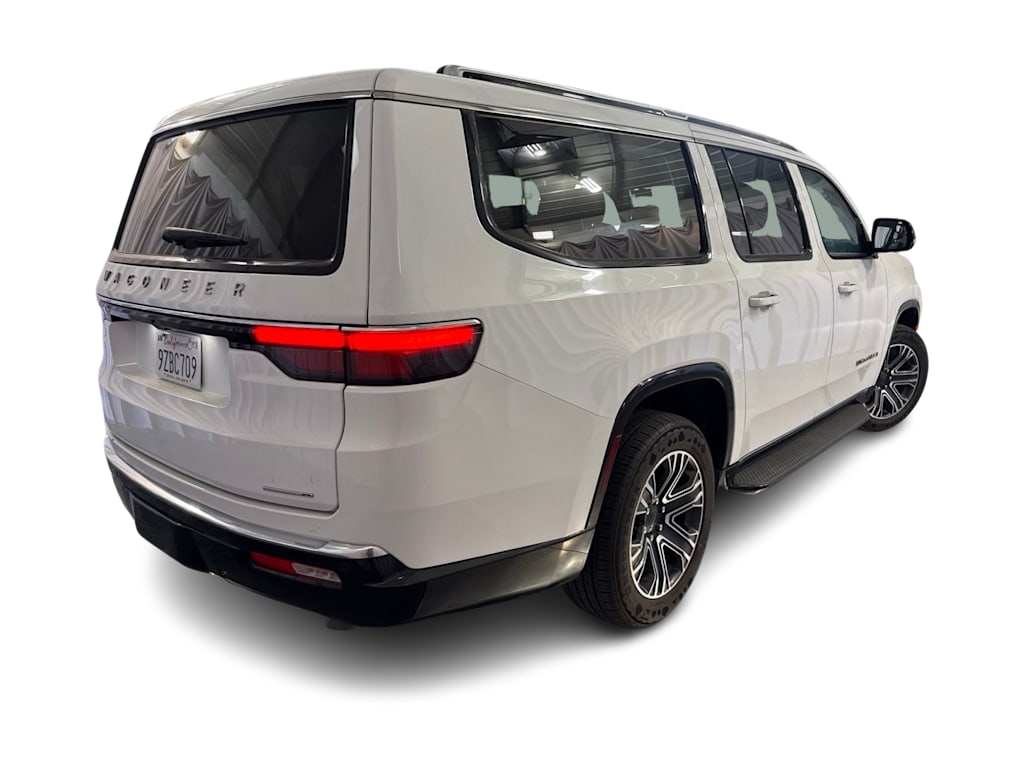 Thumbnail: 2024 Jeep Wagoneer - 16