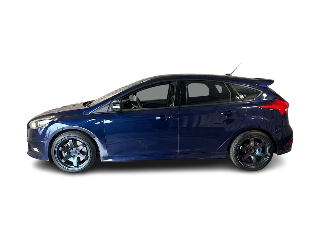 Thumbnail: 2017 Ford Focus - 3