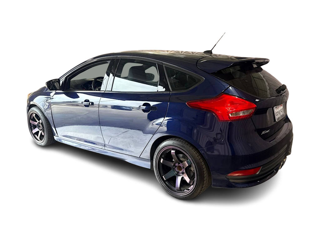 Thumbnail: 2017 Ford Focus - 4