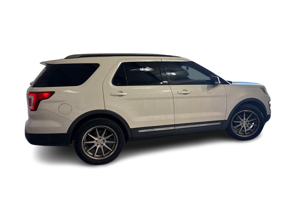 Thumbnail: 2017 Ford Explorer - 11