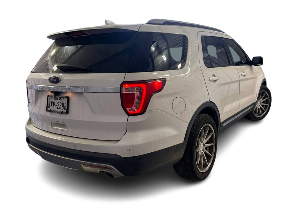 Thumbnail: 2017 Ford Explorer - 12