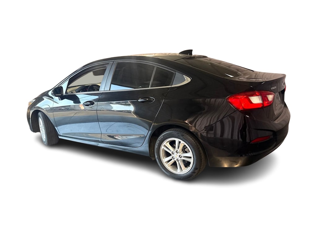 Thumbnail: 2018 Chevrolet Cruze - 4