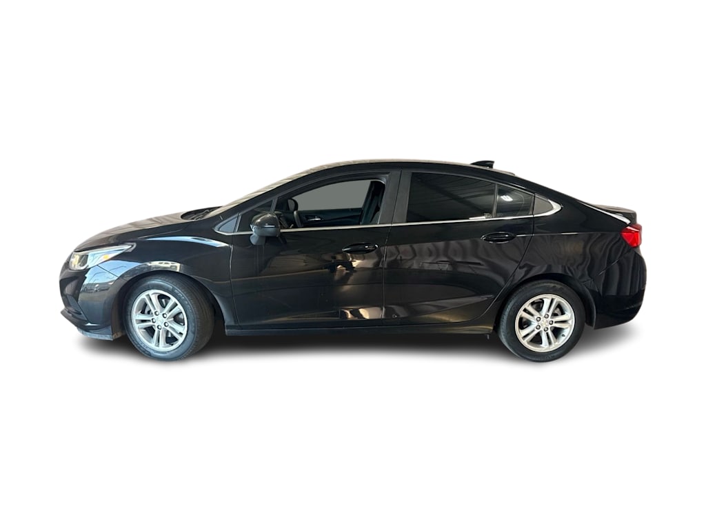 Thumbnail: 2018 Chevrolet Cruze - 3