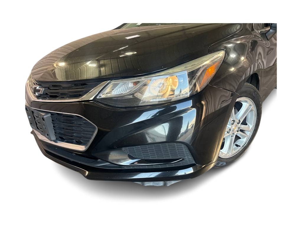 Thumbnail: 2018 Chevrolet Cruze - 18