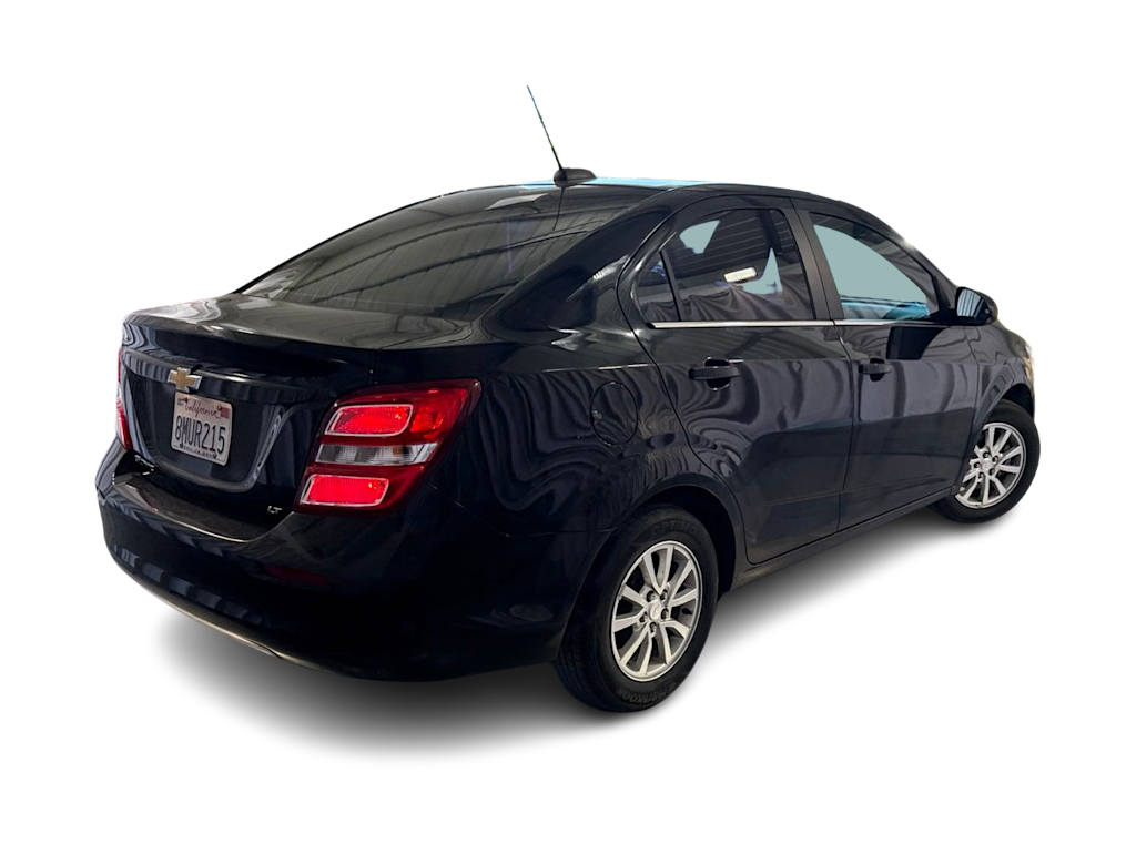 Thumbnail: 2019 Chevrolet Sonic - 17