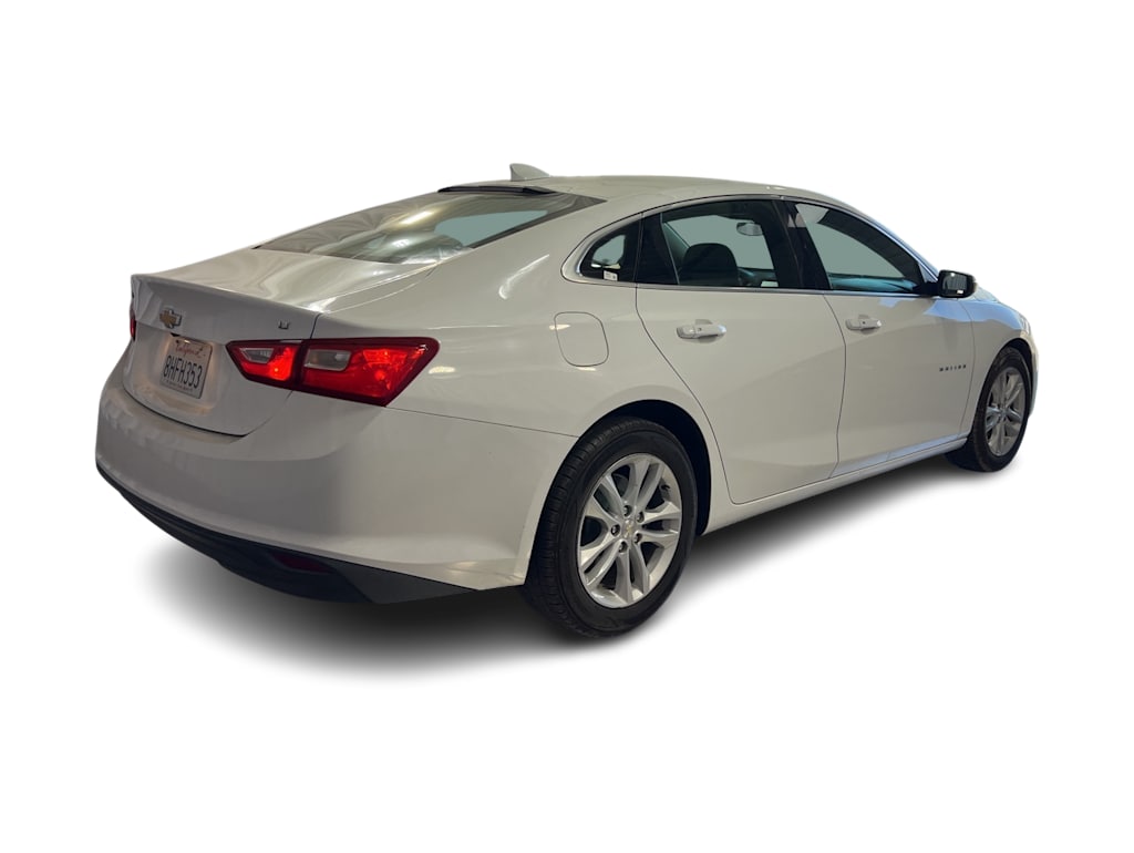 Thumbnail: 2018 Chevrolet Malibu - 19