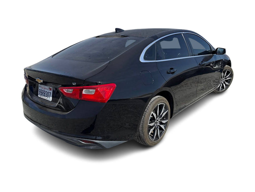 Thumbnail: 2017 Chevrolet Malibu - 17