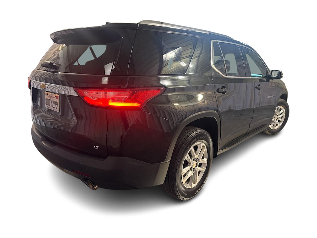 Thumbnail: 2018 Chevrolet Traverse - 16