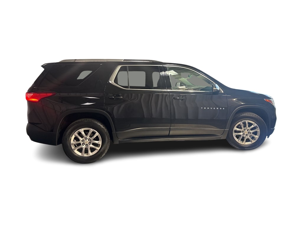 Thumbnail: 2018 Chevrolet Traverse - 15