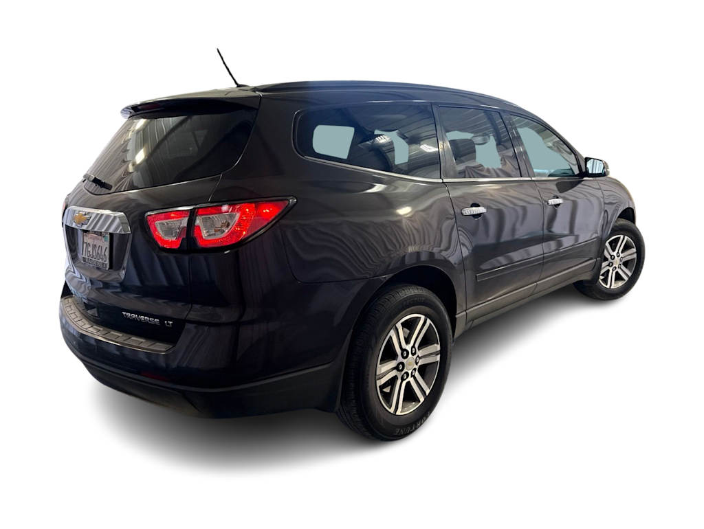 Thumbnail: 2015 Chevrolet Traverse - 16