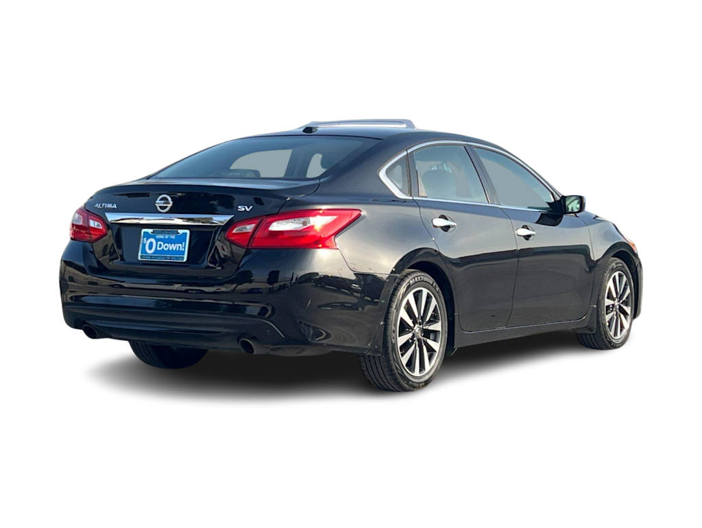 Thumbnail: 2017 Nissan Altima - 20