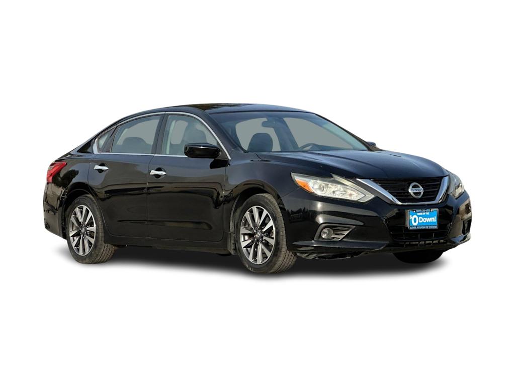 Thumbnail: 2017 Nissan Altima - 22