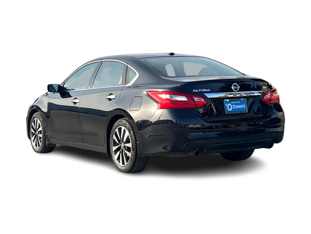 Thumbnail: 2017 Nissan Altima - 4