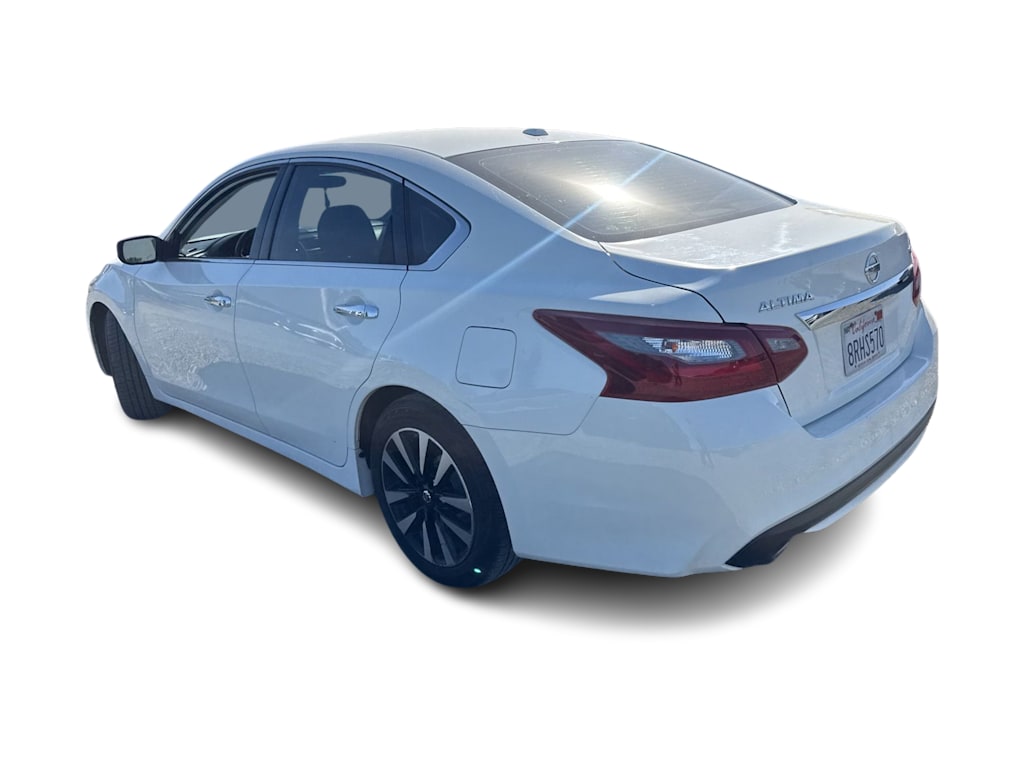 Thumbnail: 2018 Nissan Altima - 3