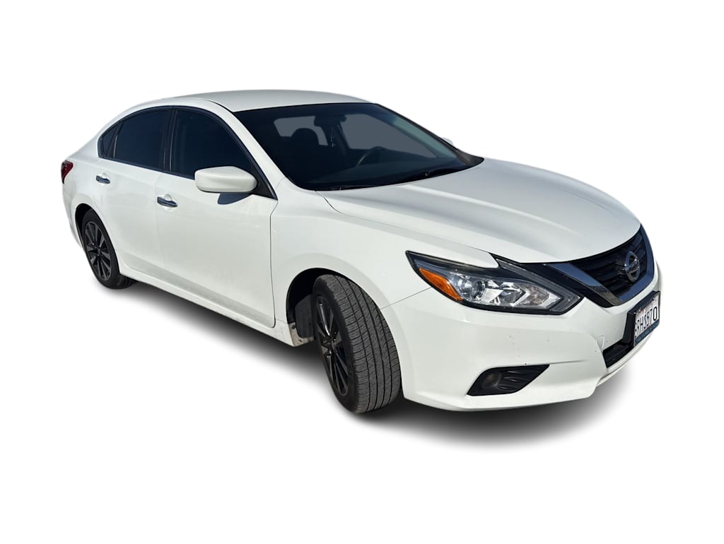 Thumbnail: 2018 Nissan Altima - 15