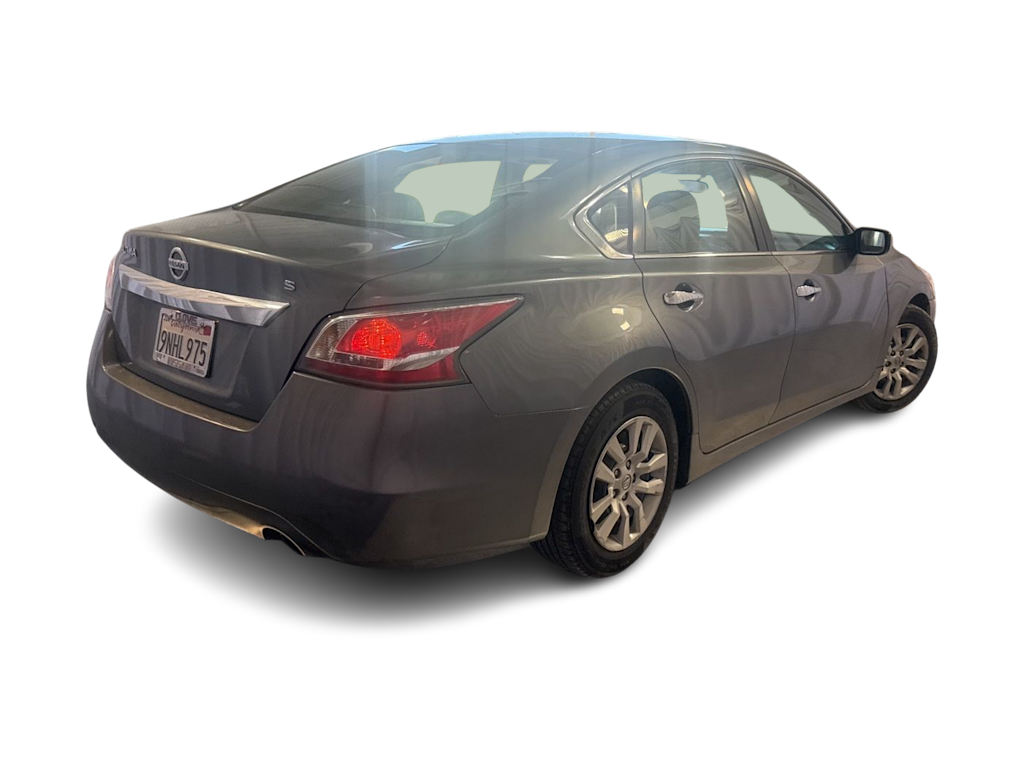 Thumbnail: 2015 Nissan Altima - 13