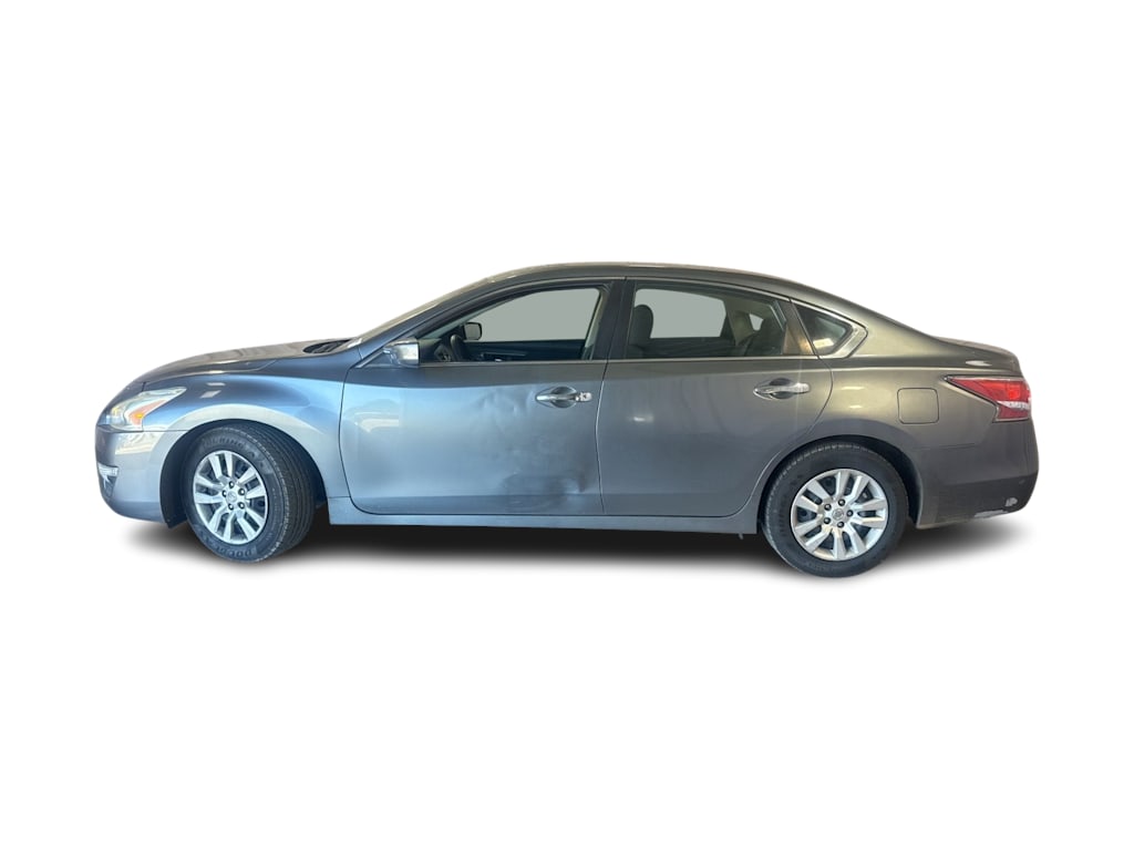 Thumbnail: 2015 Nissan Altima - 14