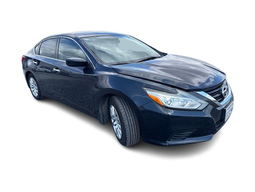 Thumbnail: 2016 Nissan Altima - 14