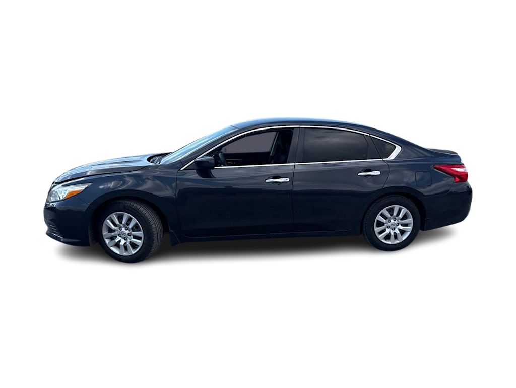 Thumbnail: 2016 Nissan Altima - 2