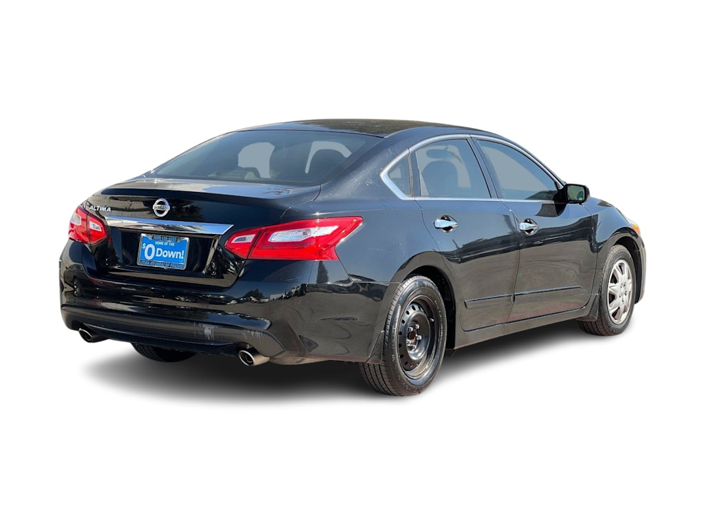 Thumbnail: 2016 Nissan Altima - 19