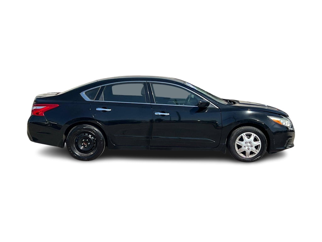 Thumbnail: 2016 Nissan Altima - 20