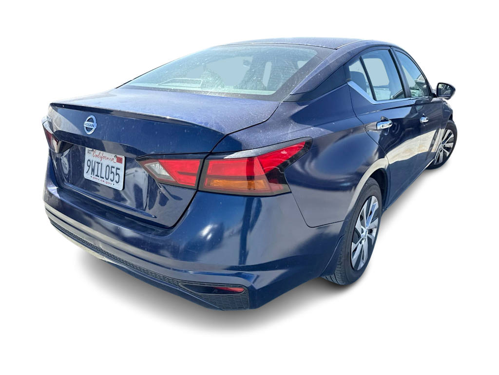 Thumbnail: 2021 Nissan Altima - 17
