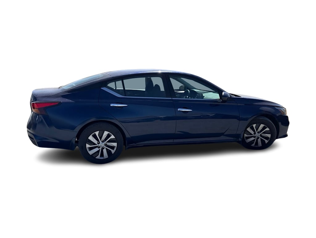 Thumbnail: 2021 Nissan Altima - 16