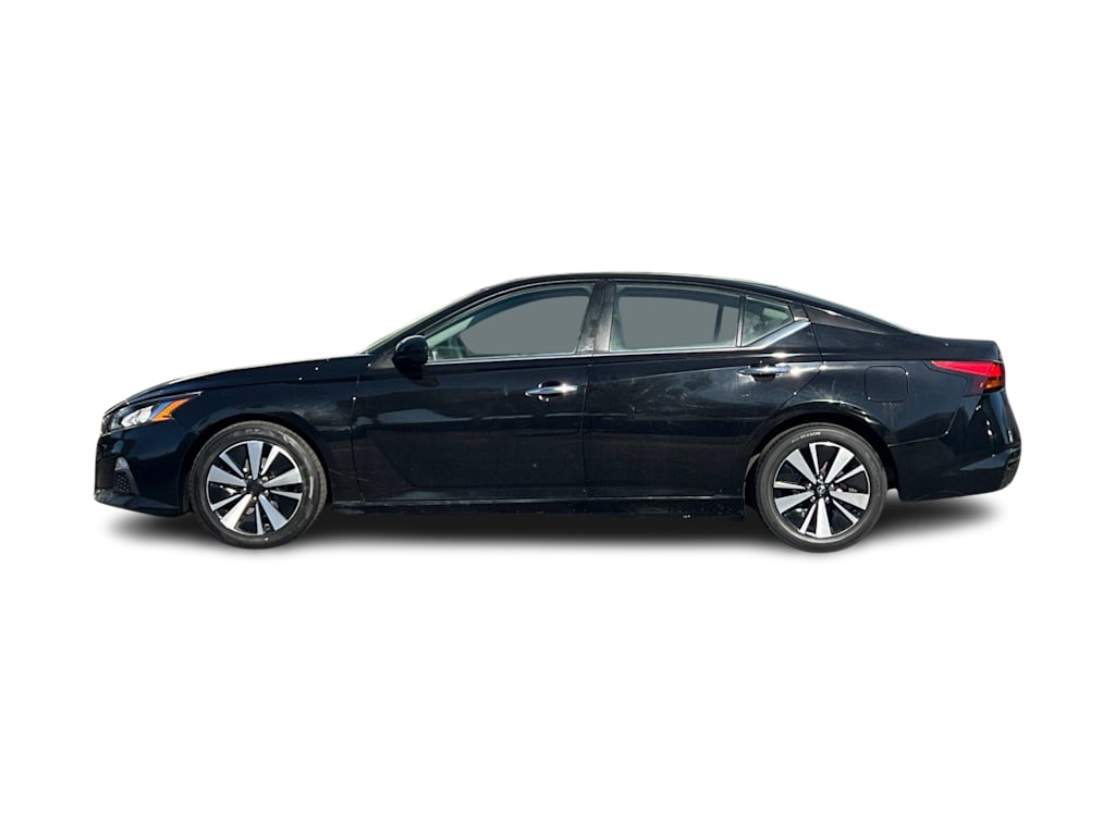 Thumbnail: 2021 Nissan Altima - 3
