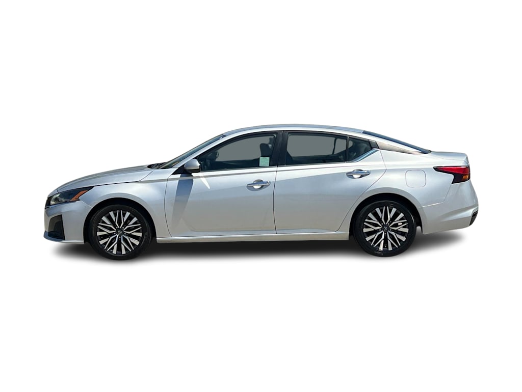Thumbnail: 2023 Nissan Altima - 3