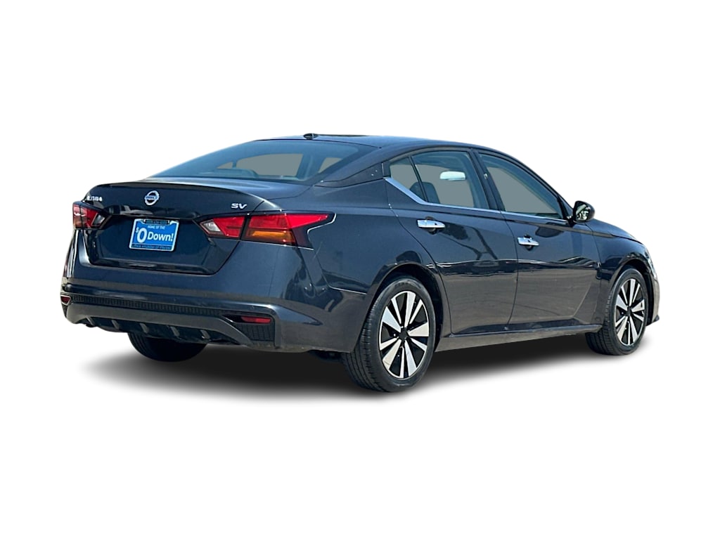 Thumbnail: 2022 Nissan Altima - 17