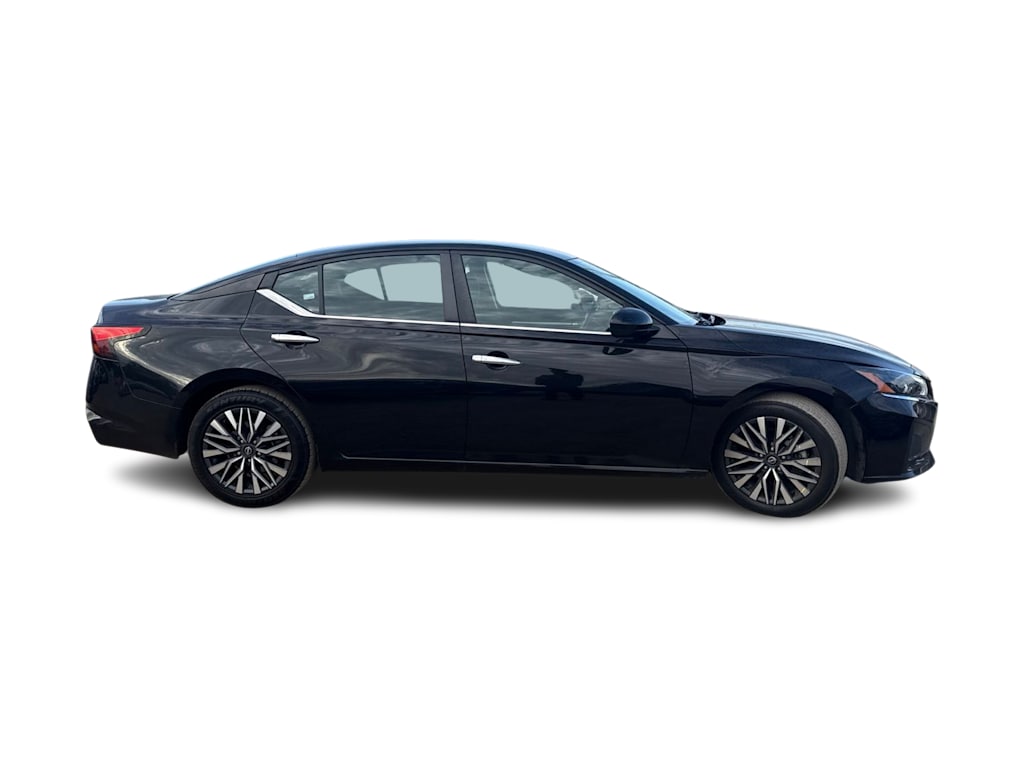 Thumbnail: 2023 Nissan Altima - 16