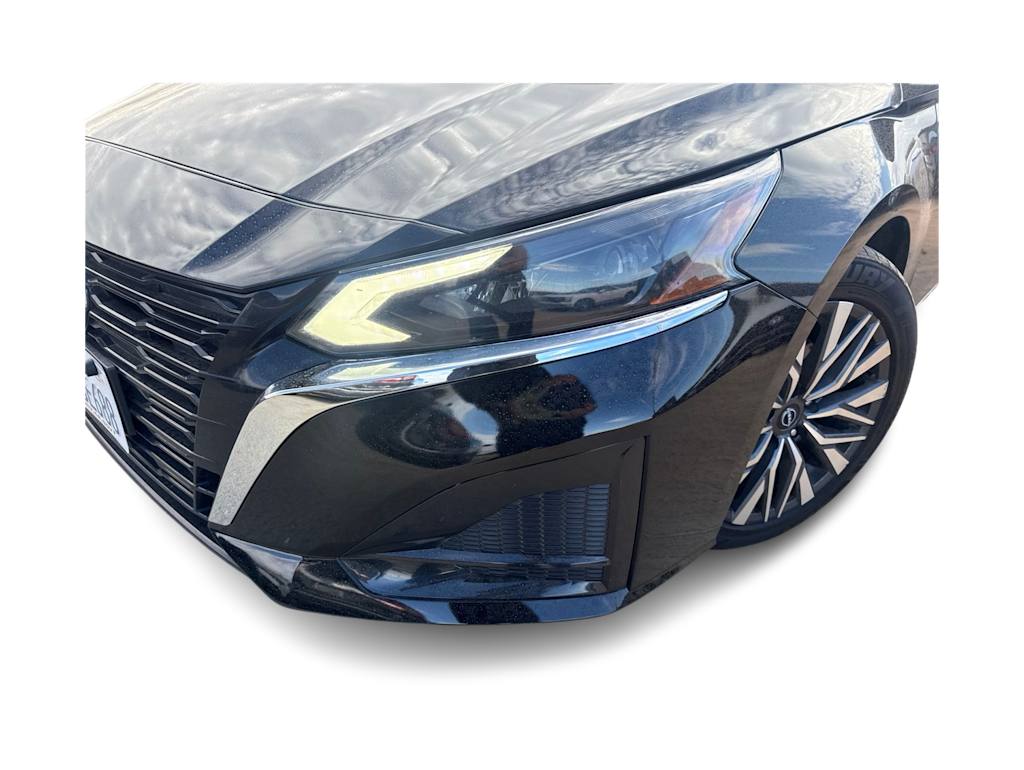 Thumbnail: 2023 Nissan Altima - 18