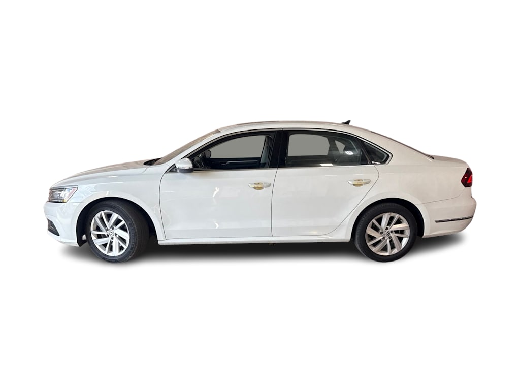 Thumbnail: 2018 Volkswagen Passat - 3