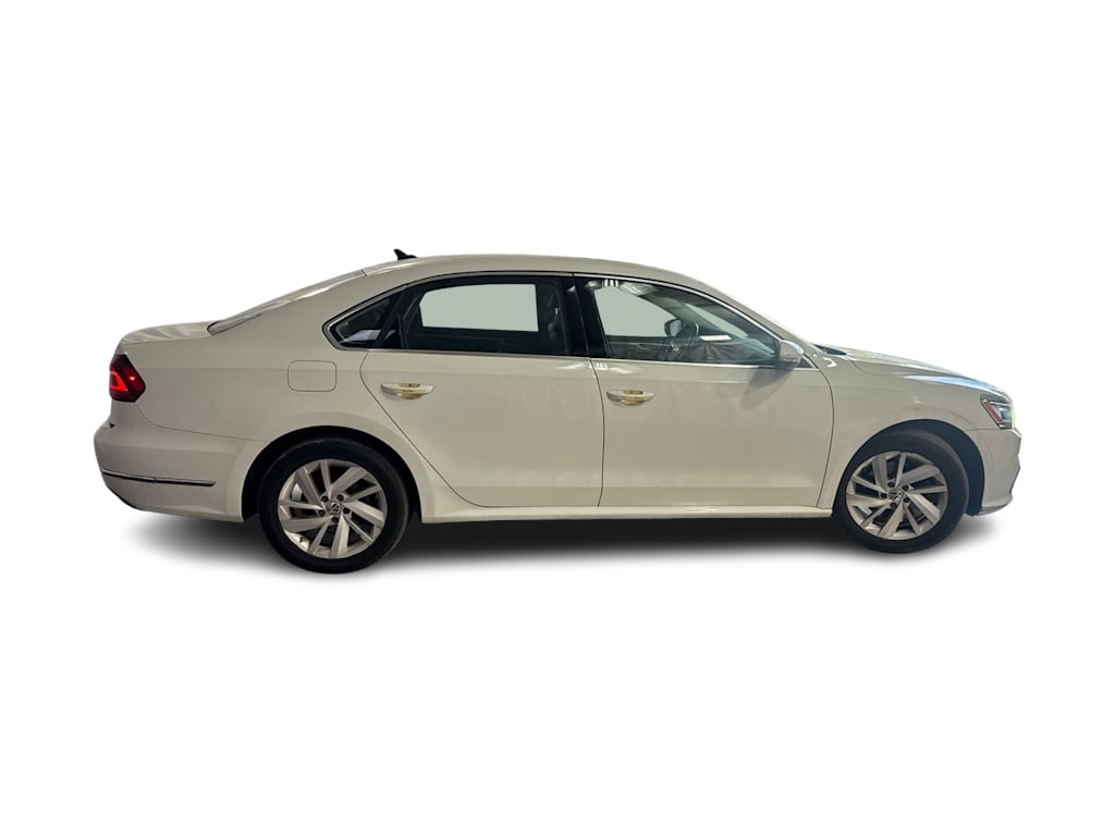 Thumbnail: 2018 Volkswagen Passat - 16