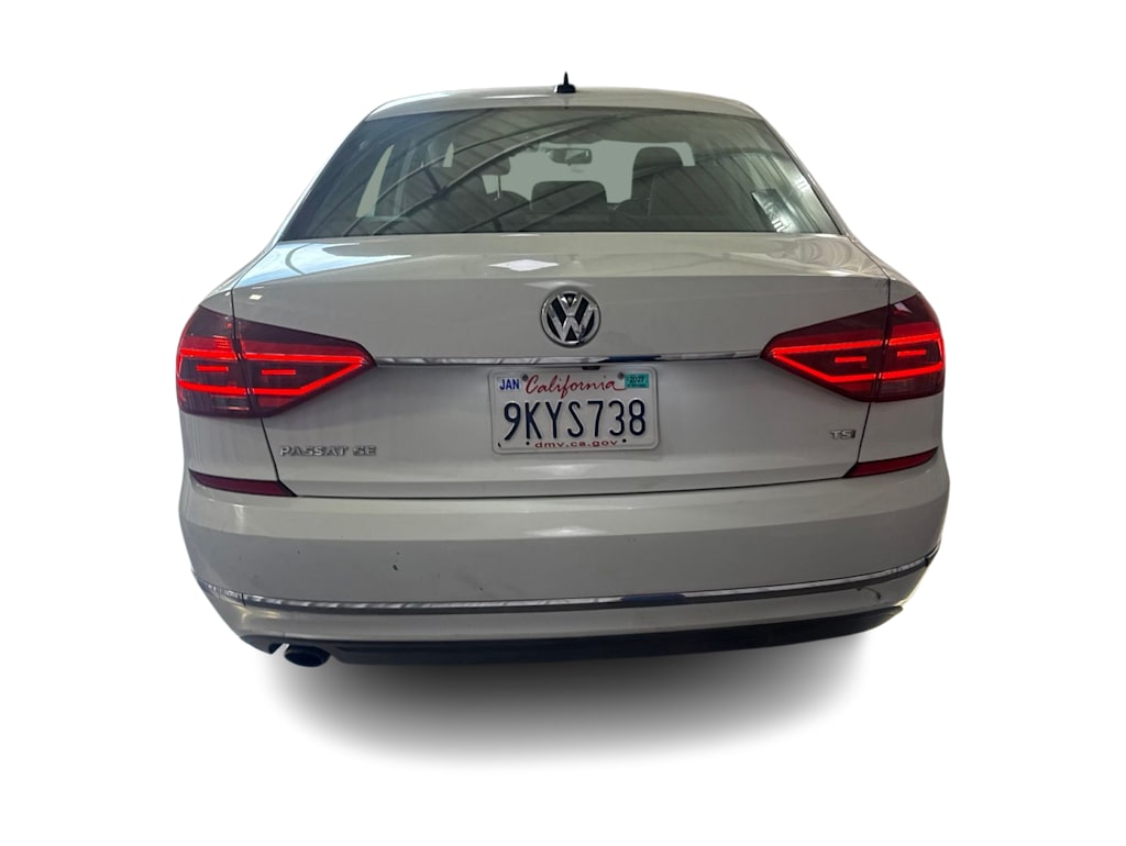 Thumbnail: 2018 Volkswagen Passat - 5