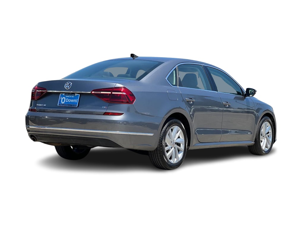 Thumbnail: 2018 Volkswagen Passat - 18