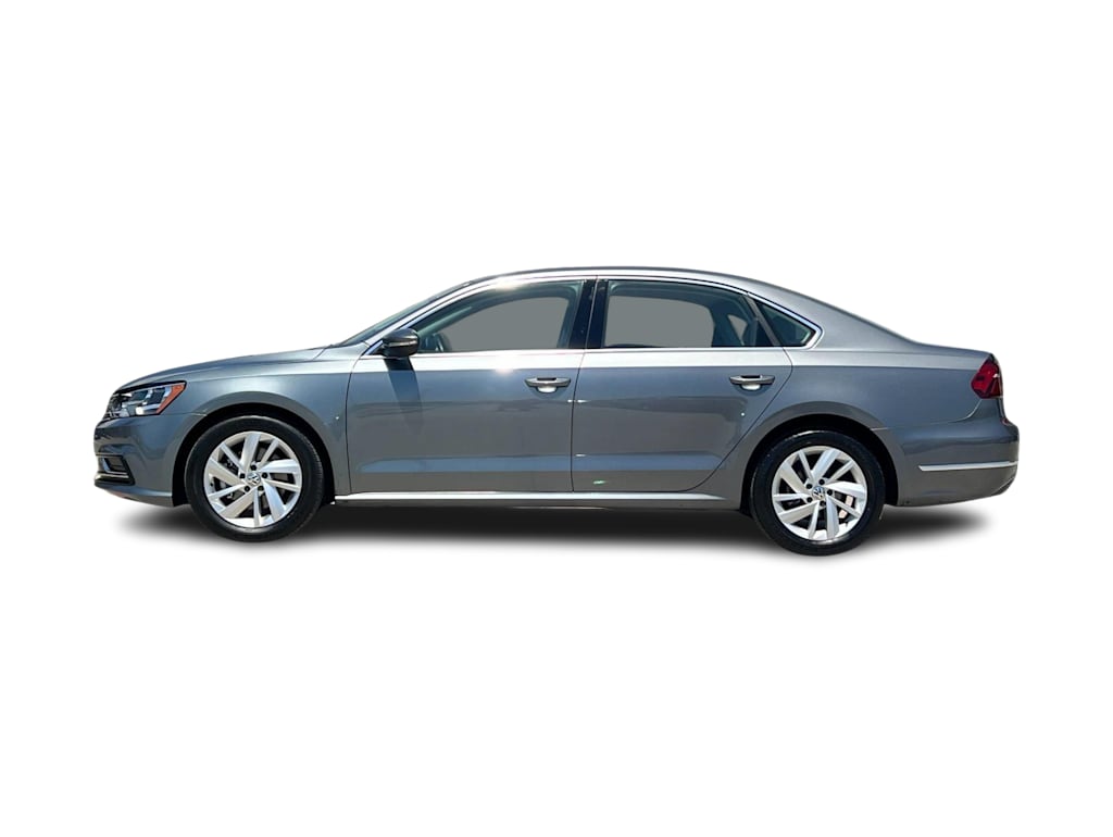 Thumbnail: 2018 Volkswagen Passat - 3