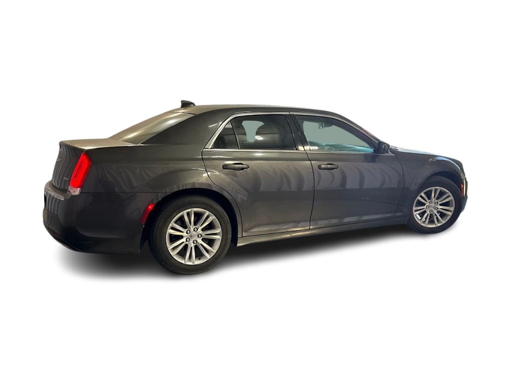Thumbnail: 2019 Chrysler 300 - 16
