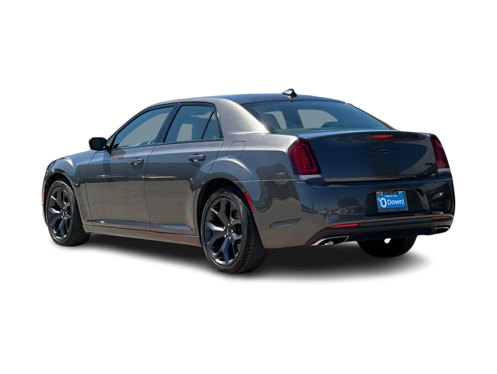Thumbnail: 2023 Chrysler 300 - 4
