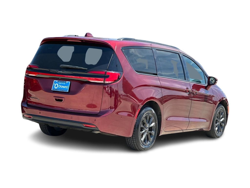 Thumbnail: 2021 Chrysler Pacifica - 16