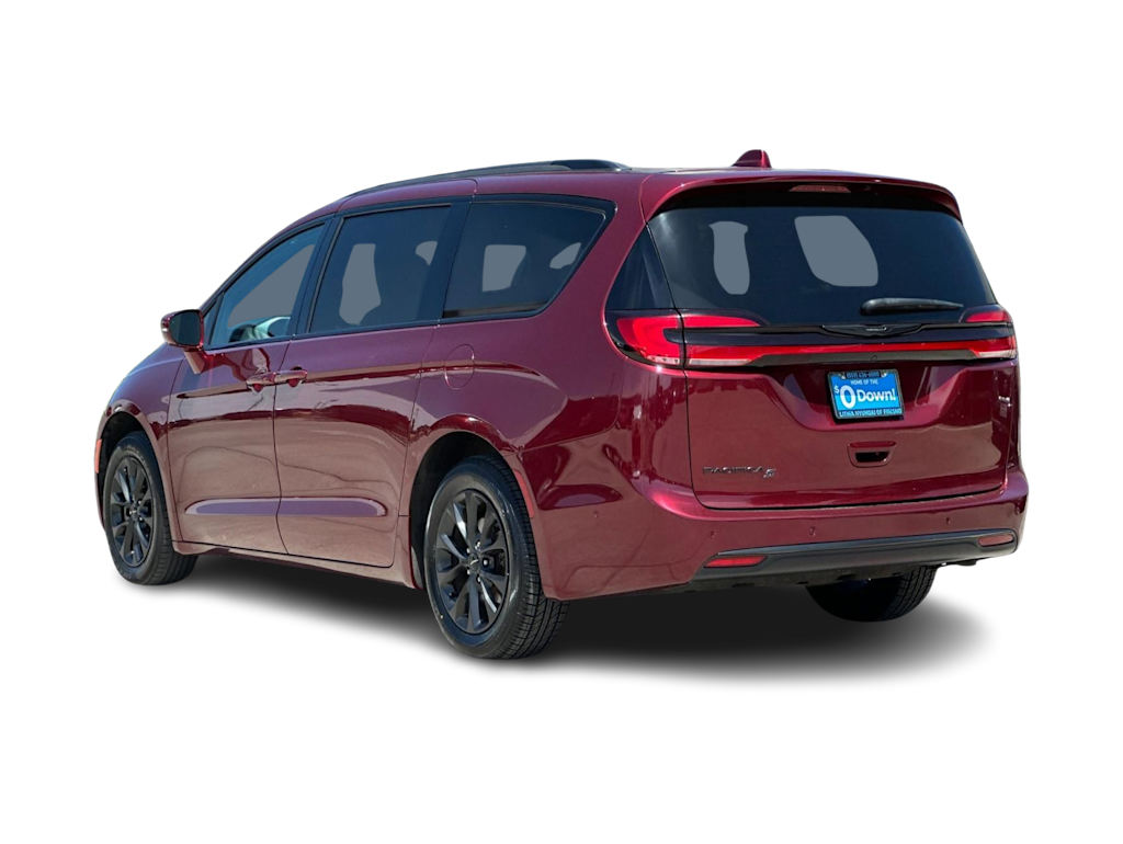 Thumbnail: 2021 Chrysler Pacifica - 4