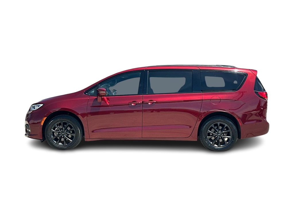 Thumbnail: 2021 Chrysler Pacifica - 3